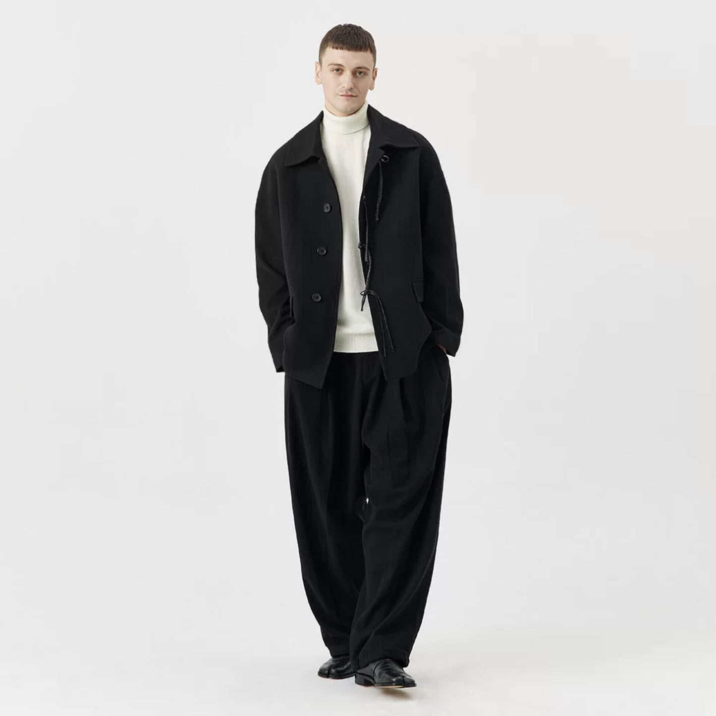 Design-breasted short jacket