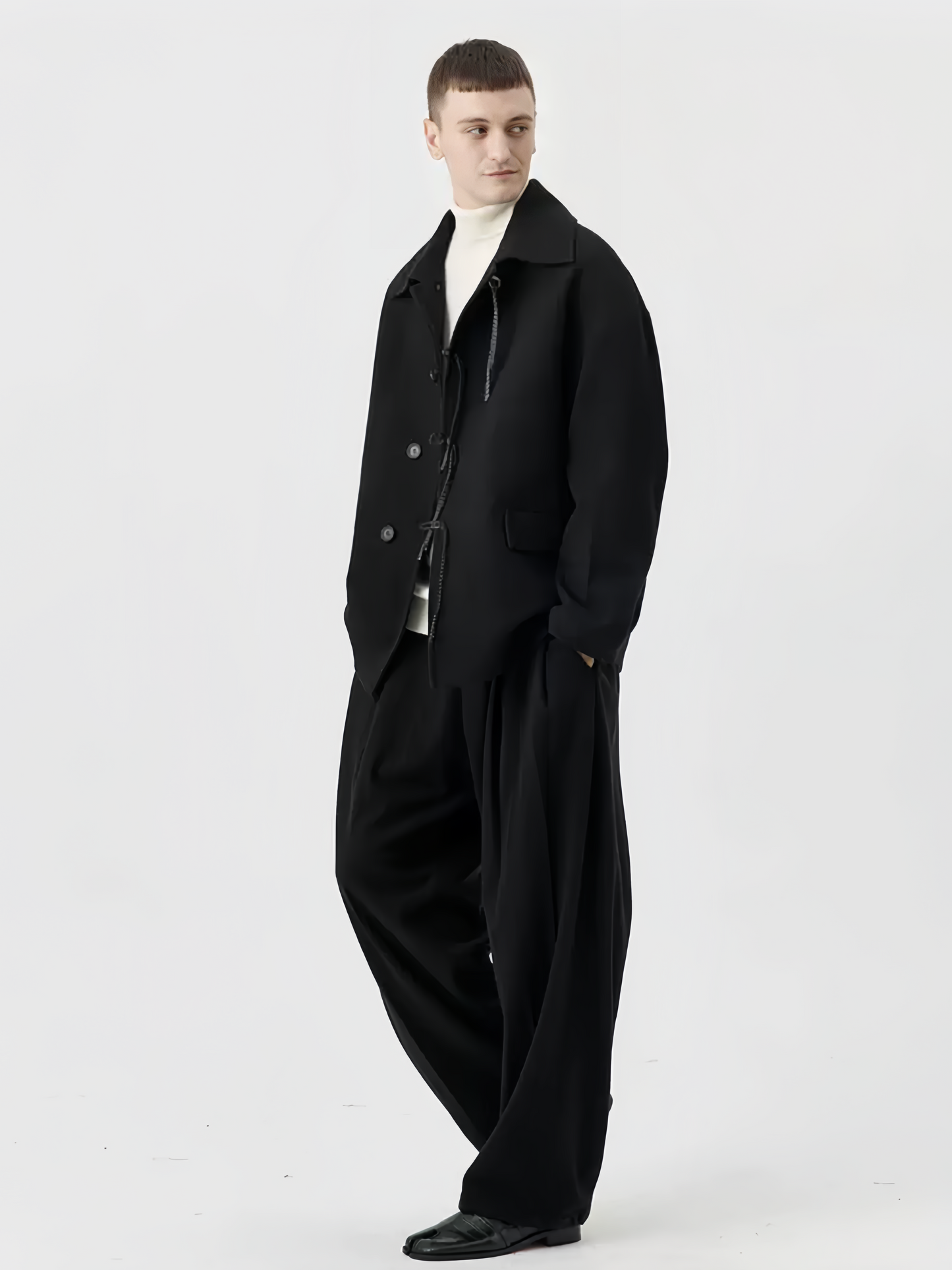 Design-breasted short jacket